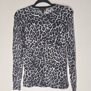 Saks Fifth Avenue 100% Cashmere Leopard Print Sweater Size XS Quiet Luxury